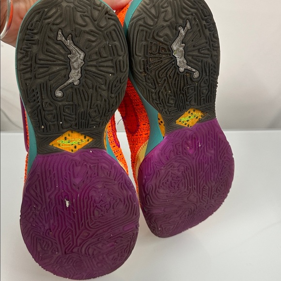 Nike LeBron 20 Low ‘Chosen 1’ neon orange 9 - Picture 7 of 8